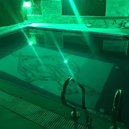 With Private Pool In Βίλα